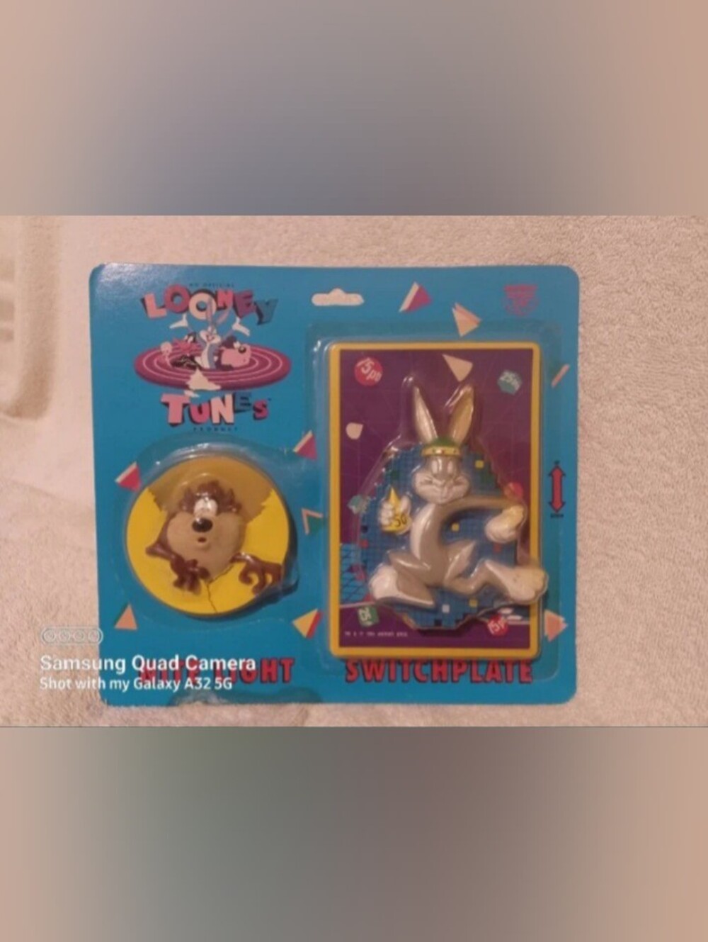 Vintage Looney tunes nite light & switch plate set
